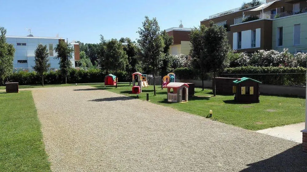 Eliopoli Beach Hostel & Restaurant Tirrenia